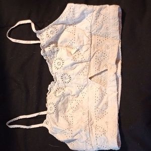 Medium white crop top